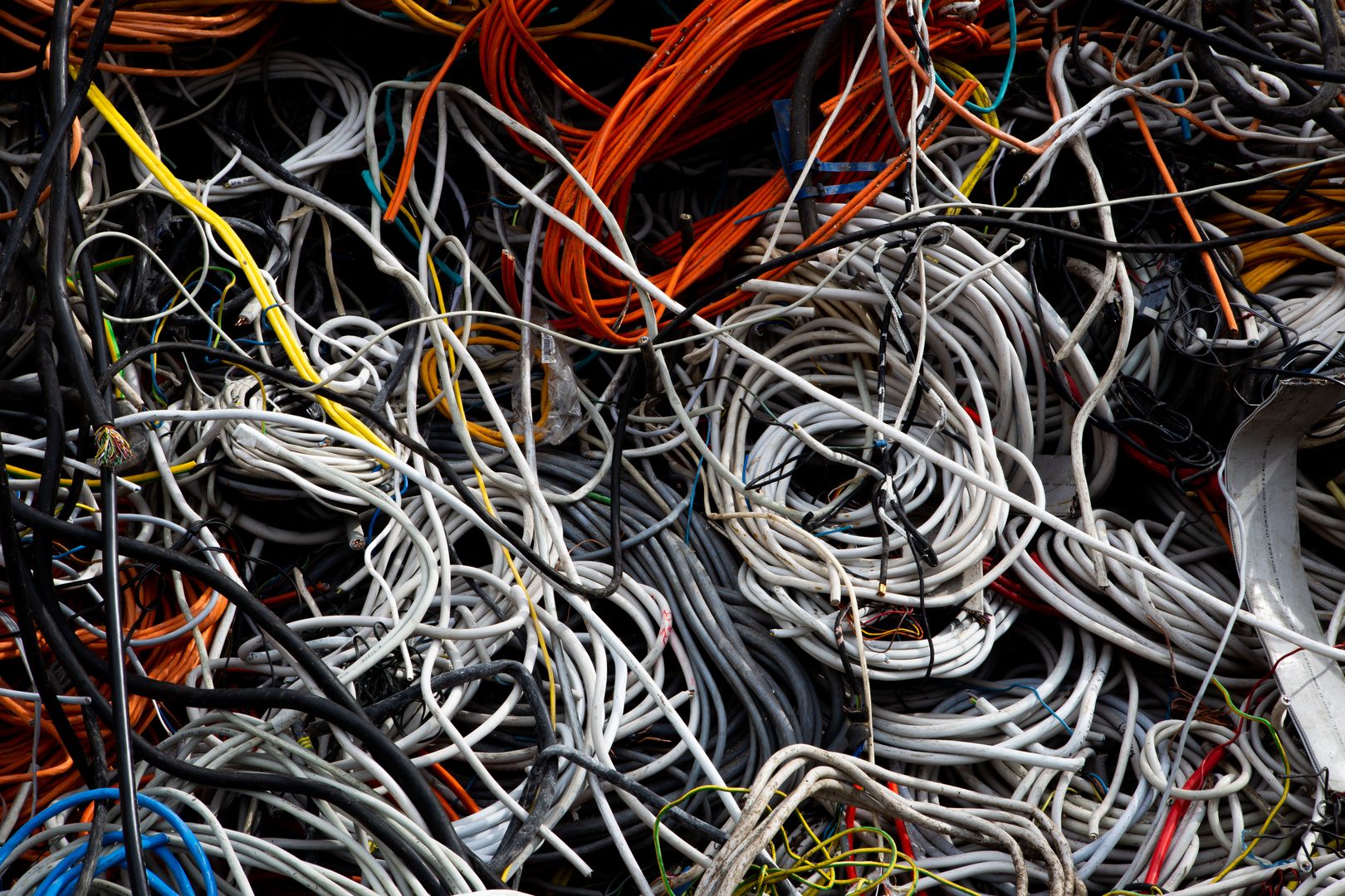 LAN Kabel, USB Kabel, Druckerkabel, Netzteilkabel, Flachbandkabel uvm.